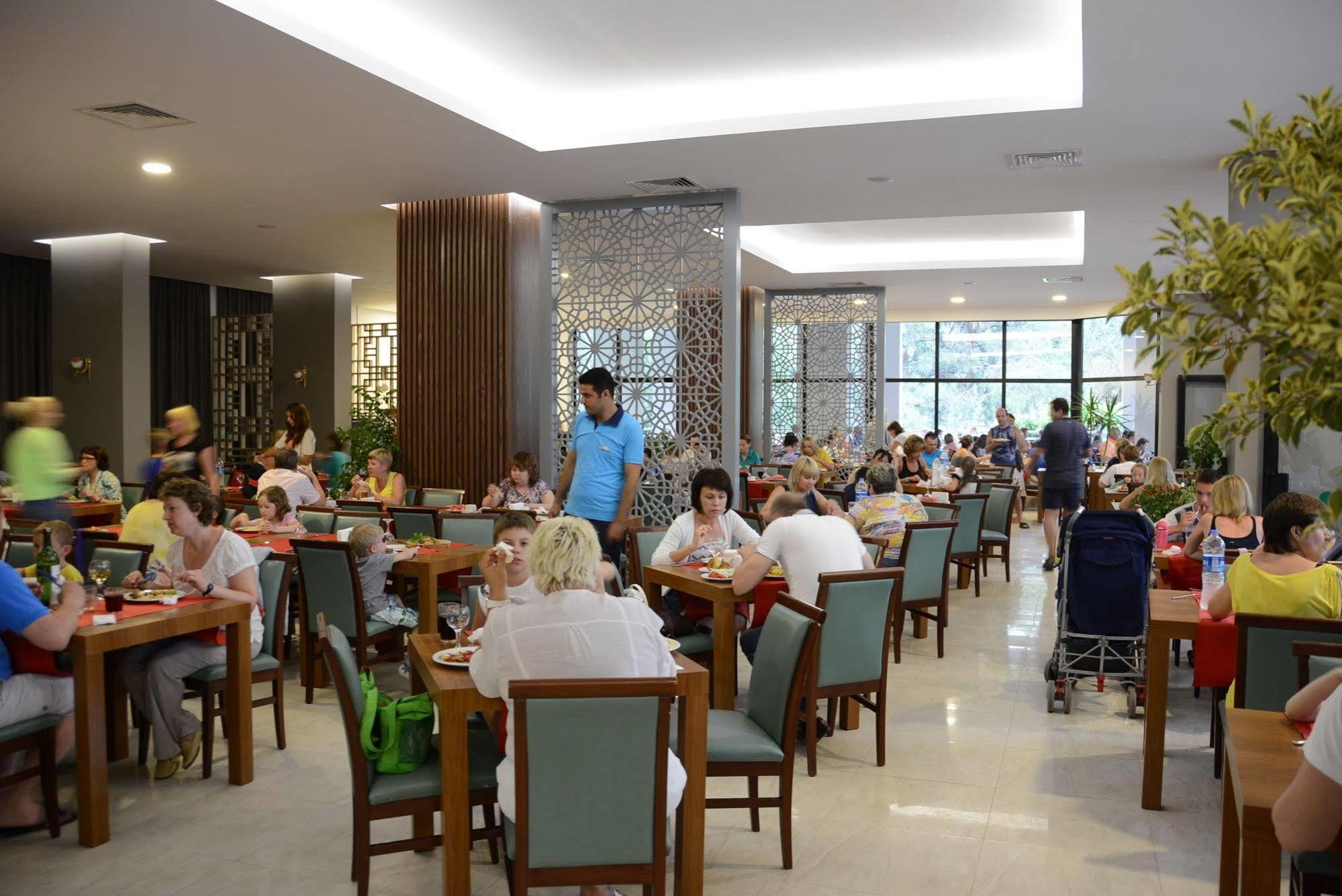 Fun And Sun Club Saphire Hotel Tekirova Bagian luar foto
